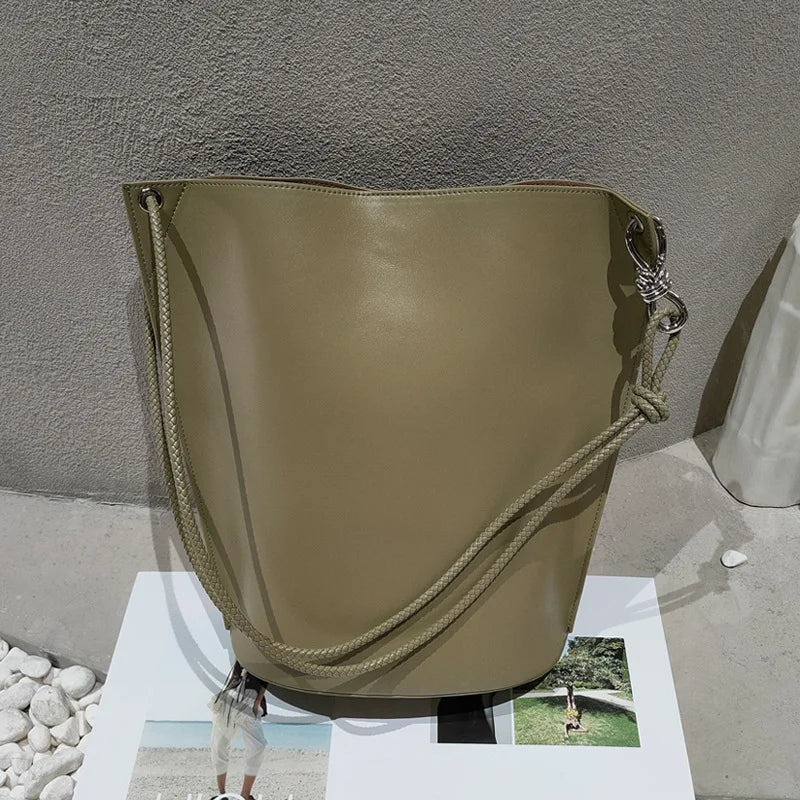 New Korean Large Capacity Bucket Bag Fashion Genuine Leather Shoulder Bags Solid Simple All-match Versatile Bolsos Mujer Female