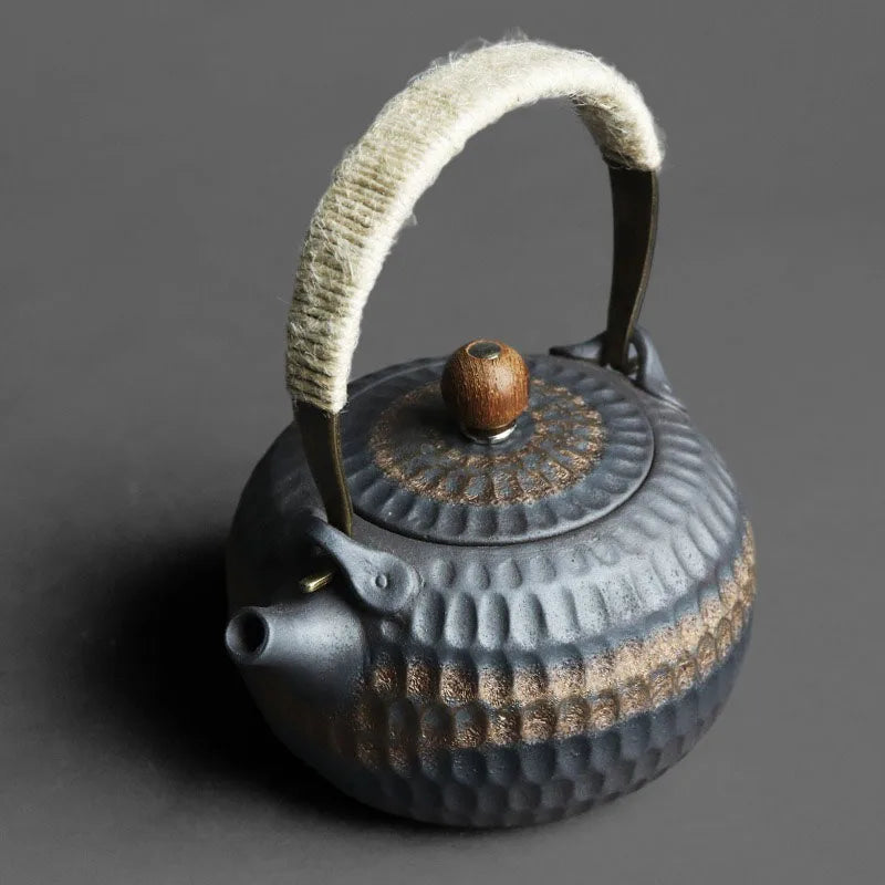New Teapot with Infuser for Loose Tea Tea Pot Kung Fu Zisha Large Capacity Tea Pot with Filter Creative Handle Teapot Kettle Set