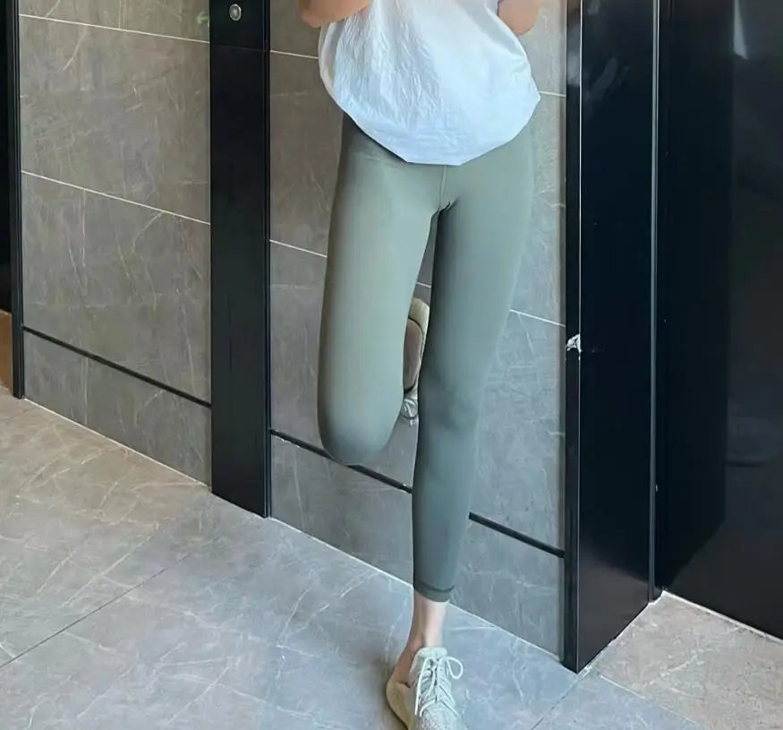 New Women Leggings Fitness Sporty Pant Gym Clothing Seamless Leggings Running Women Leggings
