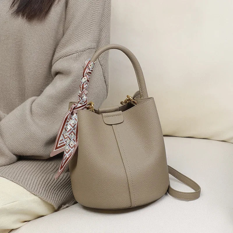 New Women's Bag Crossbody Bags 2024 Light Luxury Genuine Leather Portable Bucket Bag Designer Bags  Luxury Bag