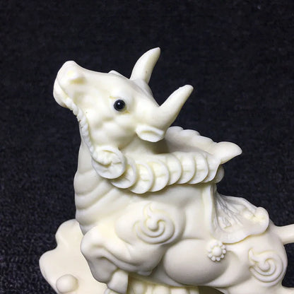 New domineering bull lucky Statue Modern art hand-carved High-end Home decoration Ornaments Office gift statue