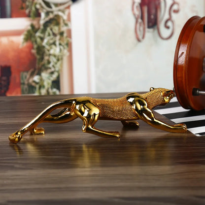 New golden leopard statue  Resin modern sculpture animal home decoration  26cm domineering leopard figurine car decoration