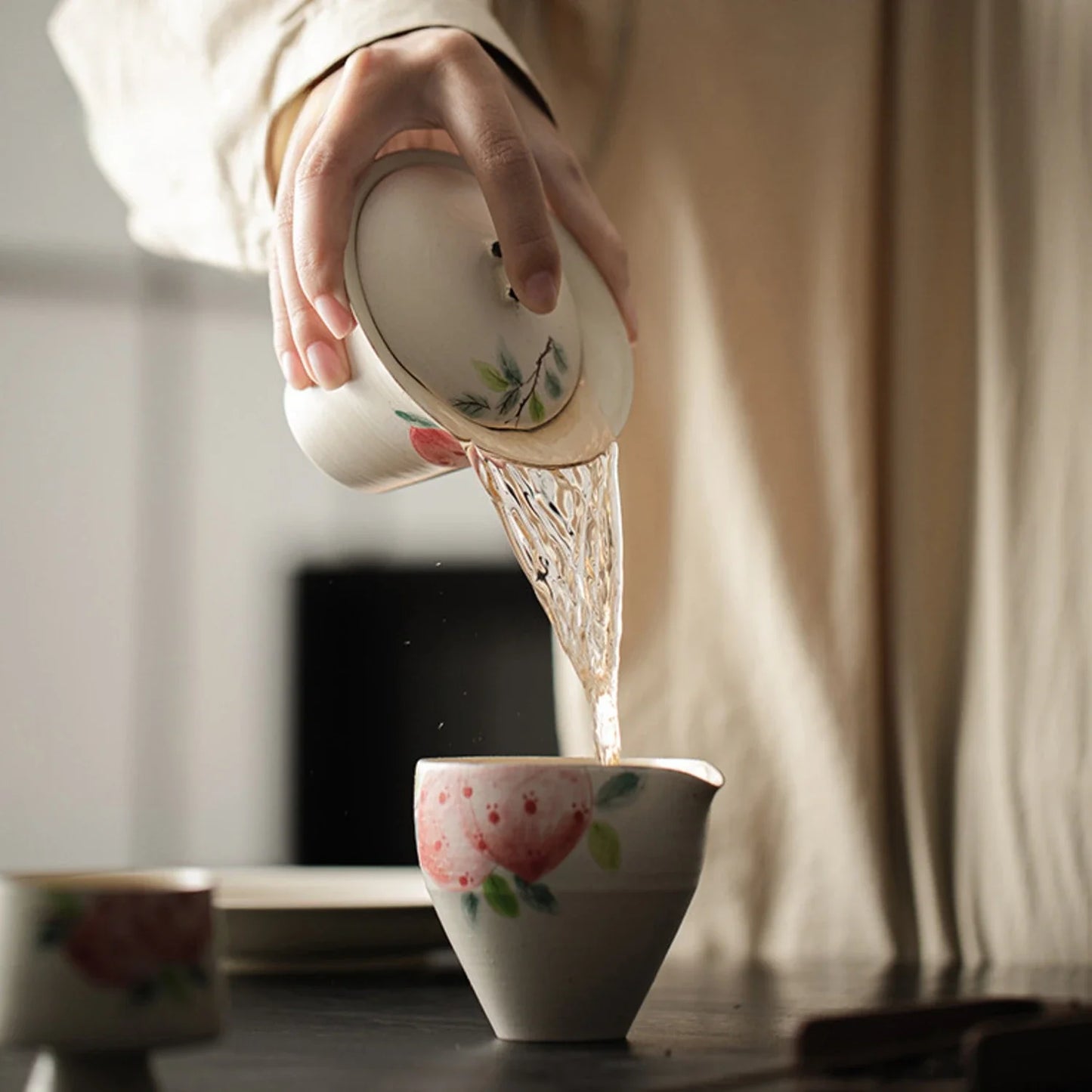 New150ml Fresh and Refined Tea Tureen Hand Painted Pink Peach Gaiwan Teacup Covered Bowl Tea Maker Household Kung Fu Teaset