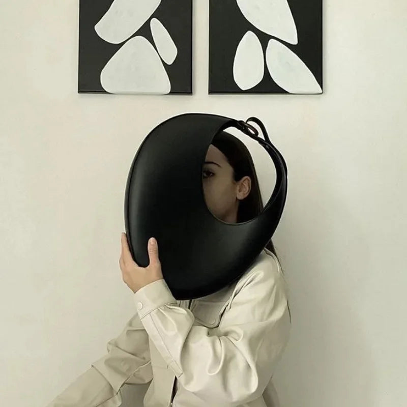 Niche Design Italian Shoulder Women's 2024 Personalized Oval Crescent Irregular Large Capacity Underarm Bag