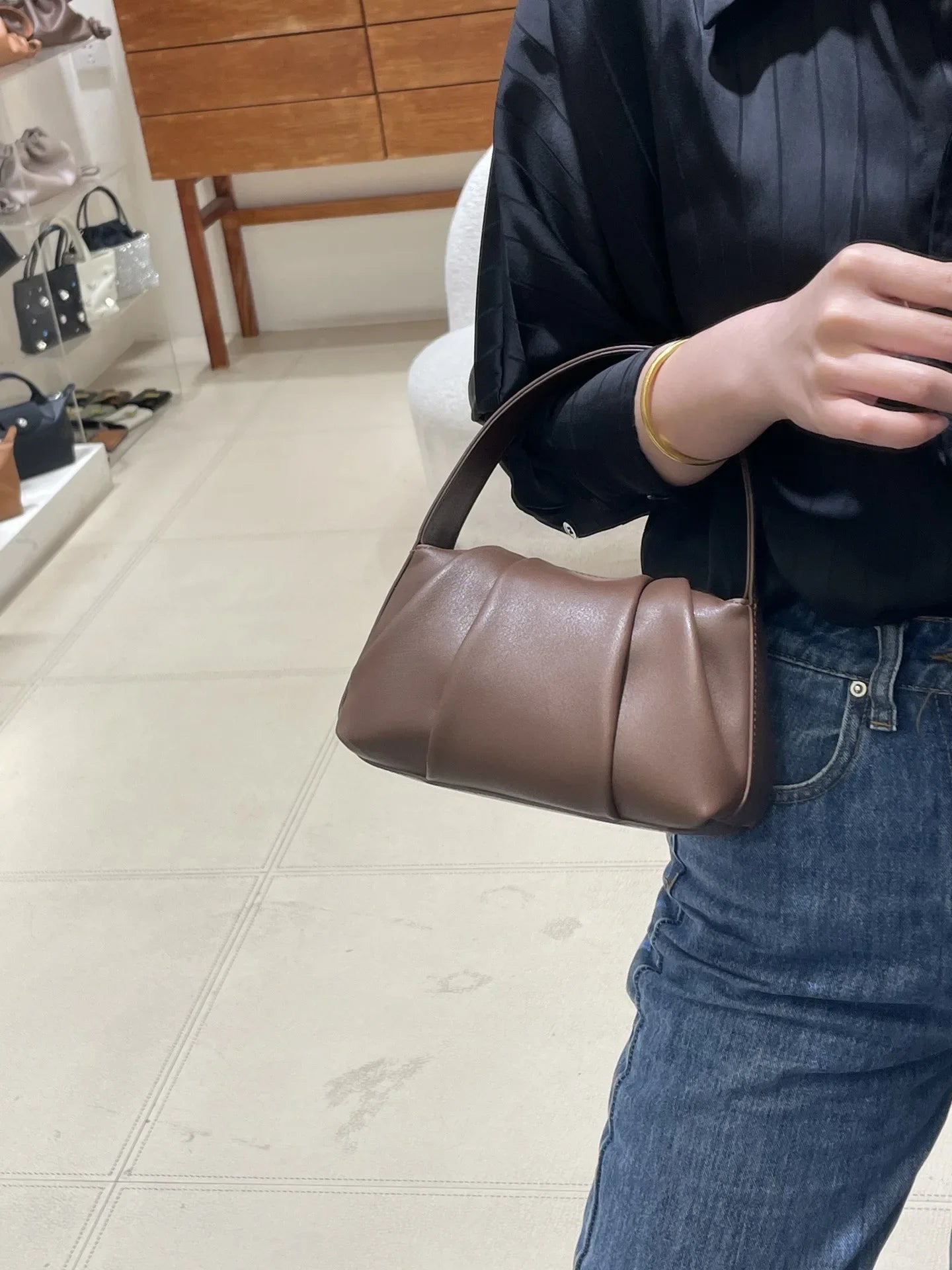Niche Design Pleated Genuine Leather Cloud Bag, Fashionable and Versatile Women's Bag Handbag Luxury Designer Handbag Purses