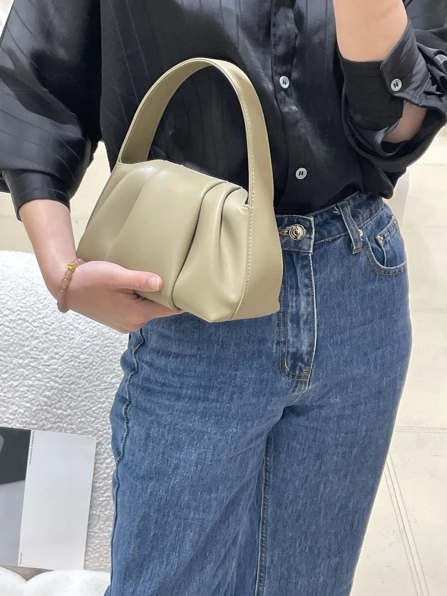 Niche Design Pleated Genuine Leather Cloud Bag, Fashionable and Versatile Women's Bag Handbag Luxury Designer Handbag Purses