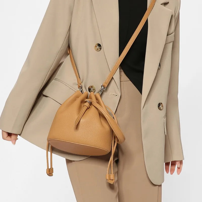 Niche Designer Drawstring Bucket Bag Simple All-match Large Capacity Folds Crossbody Purses Clutch Fashion Elegant Solid Bolsas