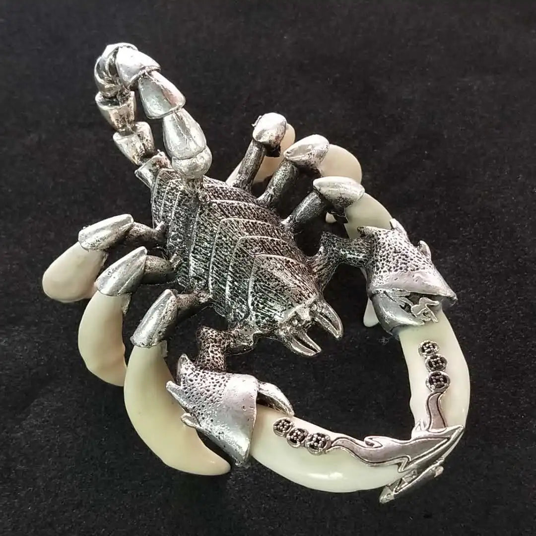 Old Chinese Tibet silver Inlay Tooth Statue Decoration Scorpion Statue