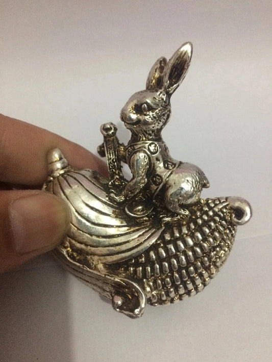 Old Decorated Handwork Miao Silver fengshui Carving Rabbit Sitting On The Corn Statue vintage home decor metal handicraft