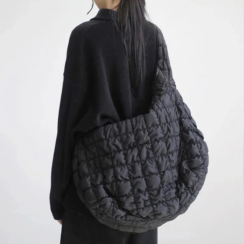 Oversized puffed quilted stray large capacity crossbody bag, women's thickened shoulder bag