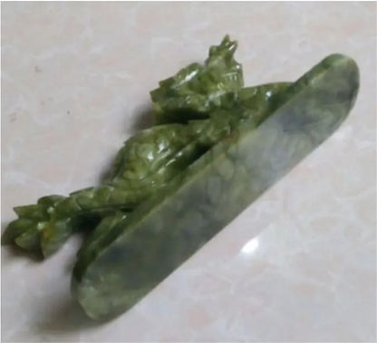 Patung Tembaga 100% China Alami Green Jade Tangan Ukir Naga Yang Indah Patung Kecil