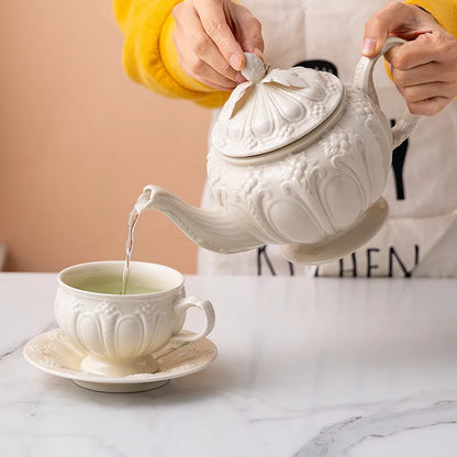 Porcelain Tea Cup and Saucer Set White Teapot English Afternoon Teacup High-Grade Coffee Pot Ceramic Coffee Cup Mug Party Cafe