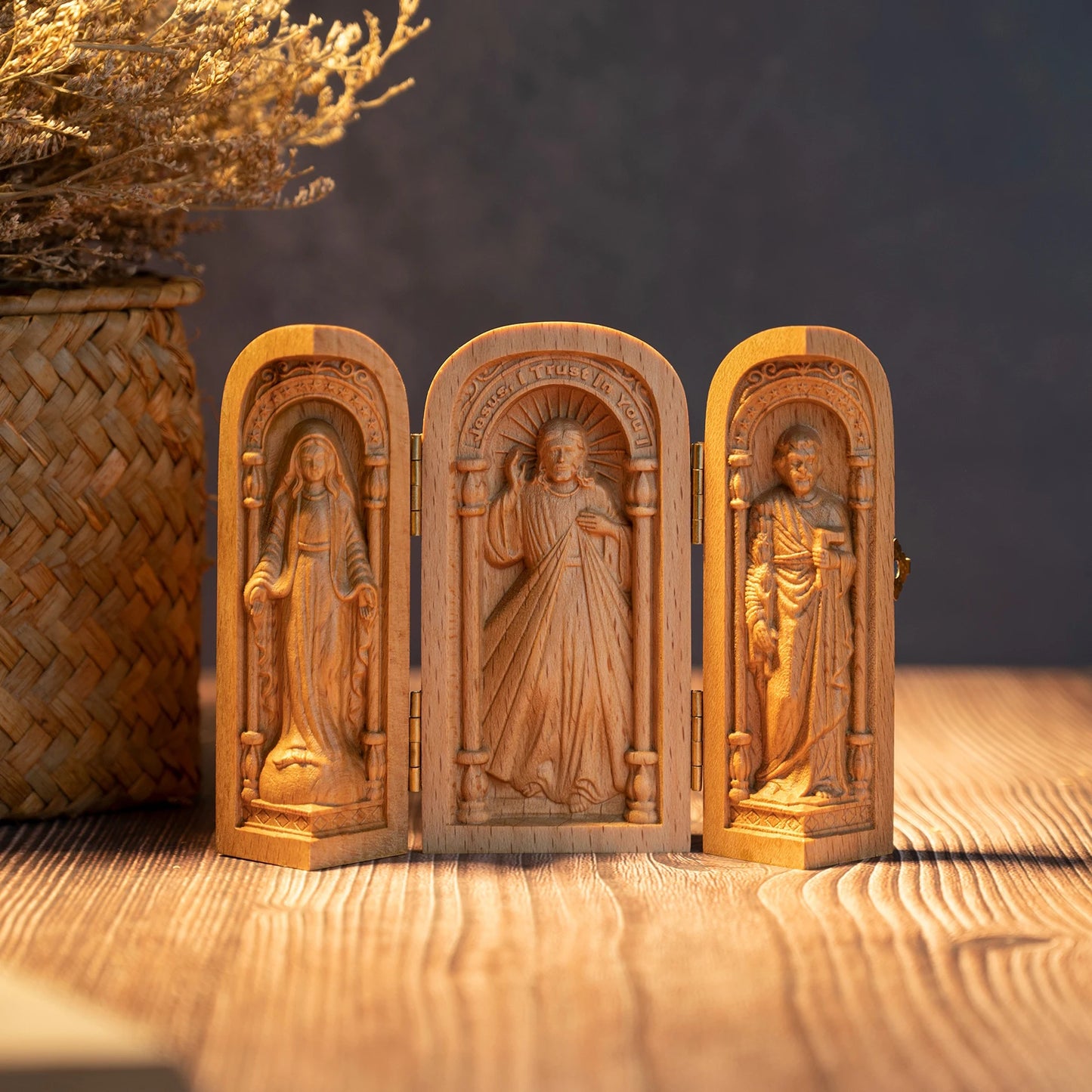 Portable Church Mini Christian Altar, Hand Carved, Religious Objects, Jesus Christ, Joseph, Virgin Mary Statue
