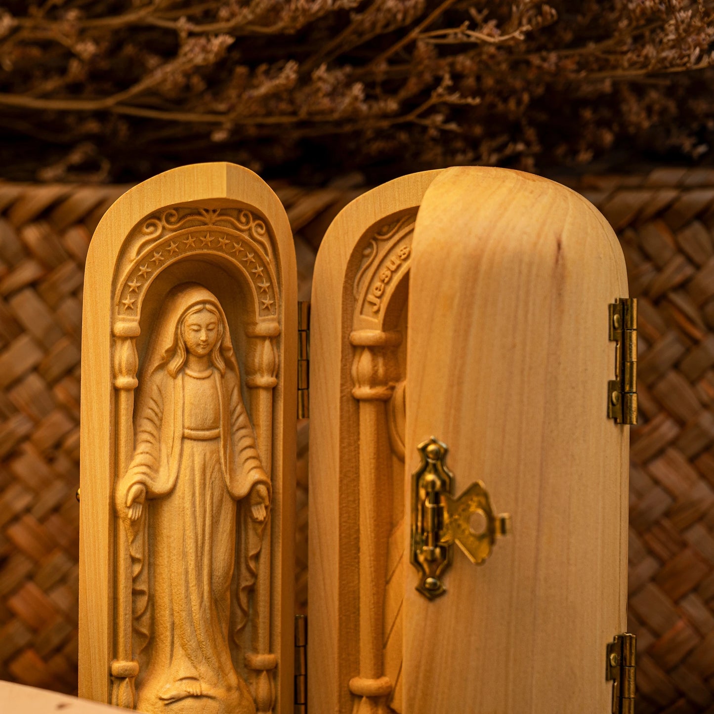 Portable Church Mini Christian Altar, Hand Carved, Religious Objects, Jesus Christ, Joseph, Virgin Mary Statue