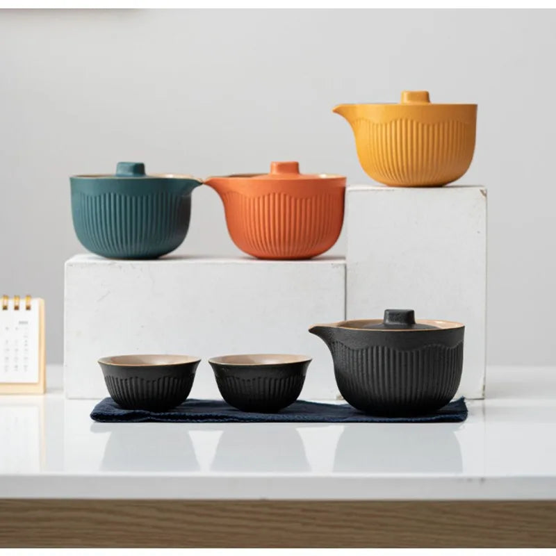 Portable Travel Tea Set Ceramic Teapot Kettle Quik Pots One Pot and Two Cups Teaware Sets Chinese Drink TeapotsTea Cup