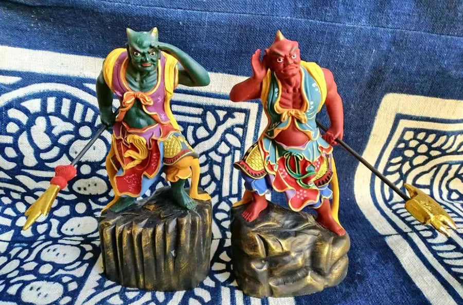 QH056 - 17*8.5 CM Hand Carved Boxwood Figurine Carving : Pair of Hand Painted Guardian Men