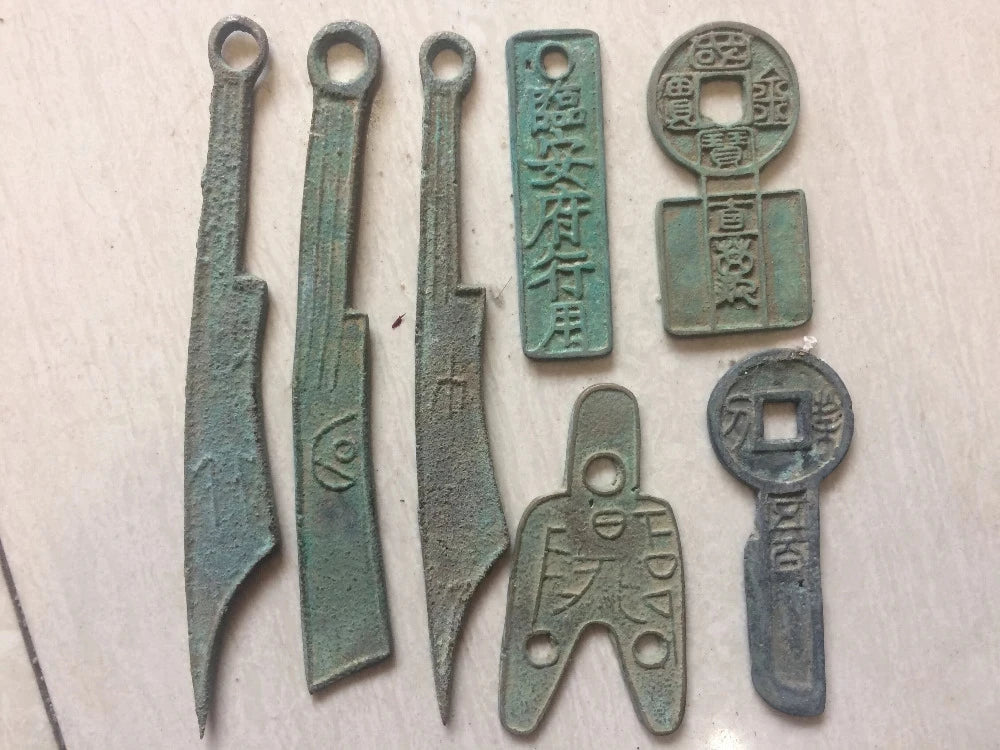 Randomly send Old China Bronze fengshui Collect ancient knife-shaped coin Money Coins metal crafts