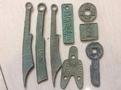 Randomly send Old China Bronze fengshui Collect ancient knife-shaped coin Money Coins metal crafts