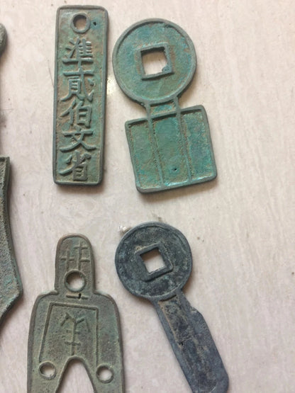 Randomly send Old China Bronze fengshui Collect ancient knife-shaped coin Money Coins metal crafts