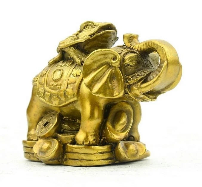 Rare Chinese manual hammer copper spittor elephant statue of peace