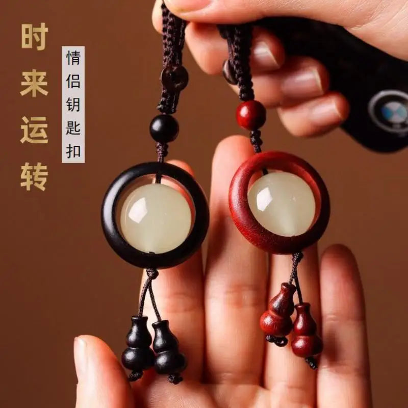 Red Sandalwood Luminous Keychain for Couples, Bag Pendant, Car Key Chain, Wooden Animals, Wood Wall Decor, Boys and Girls Decora