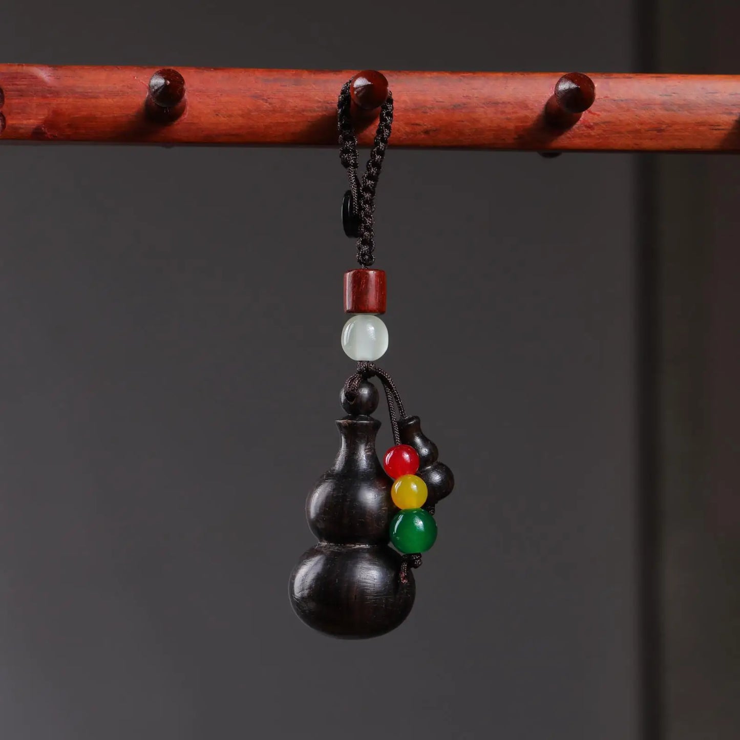 Red Sandalwood Luminous Keychain for Couples, Bag Pendant, Car Key Chain, Wooden Animals, Wood Wall Decor, Boys and Girls Decora