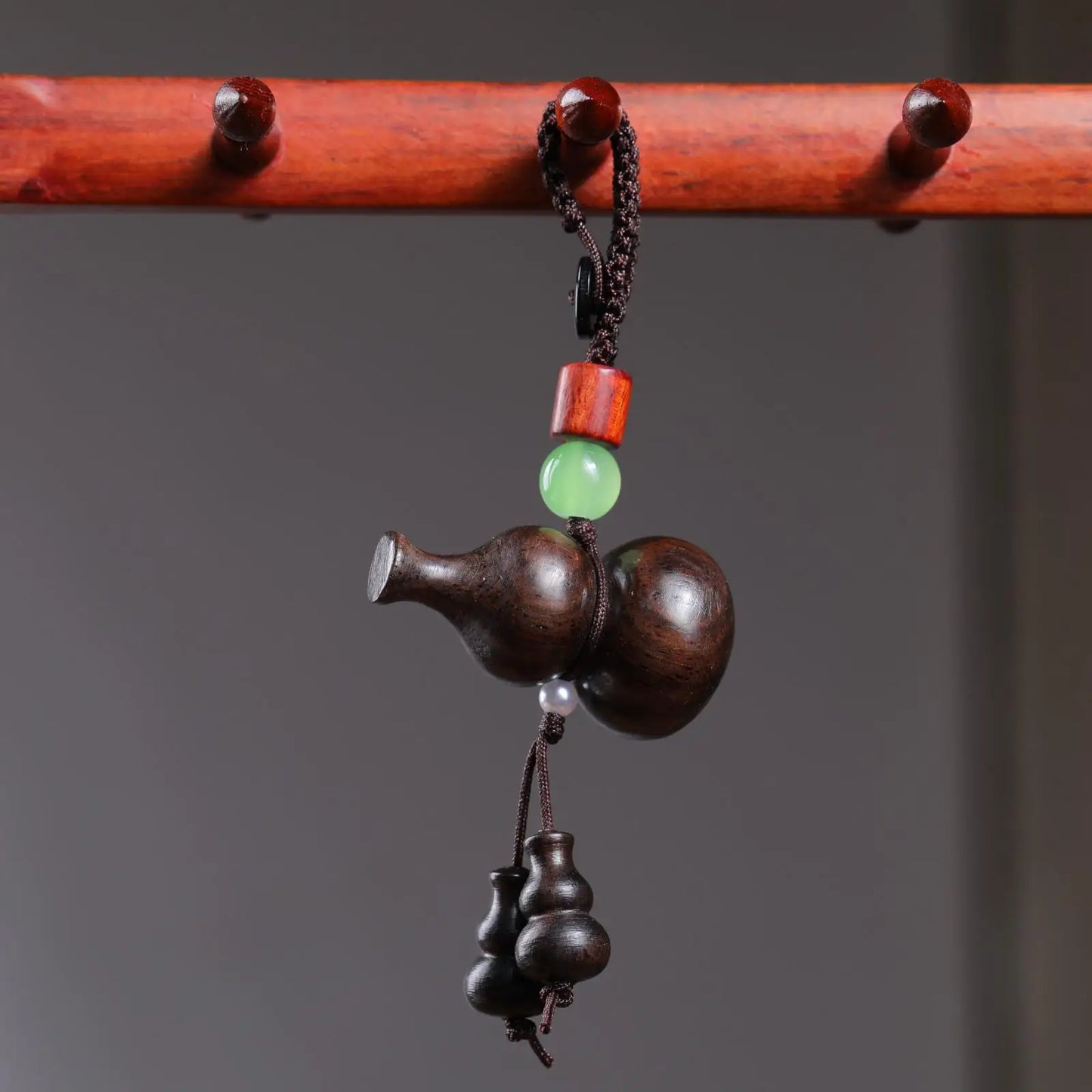 Red Sandalwood Luminous Keychain for Couples, Bag Pendant, Car Key Chain, Wooden Animals, Wood Wall Decor, Boys and Girls Decora