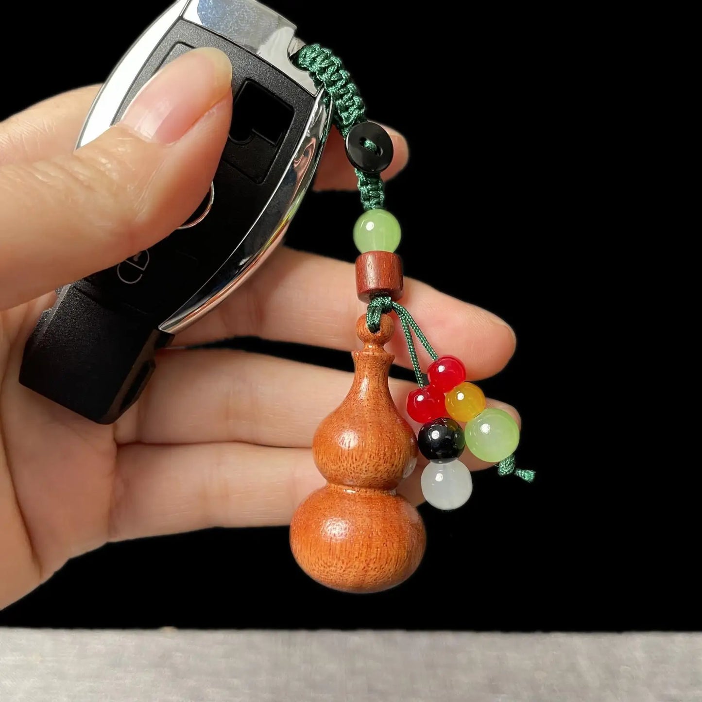 Red Sandalwood Luminous Keychain for Couples, Bag Pendant, Car Key Chain, Wooden Animals, Wood Wall Decor, Boys and Girls Decora