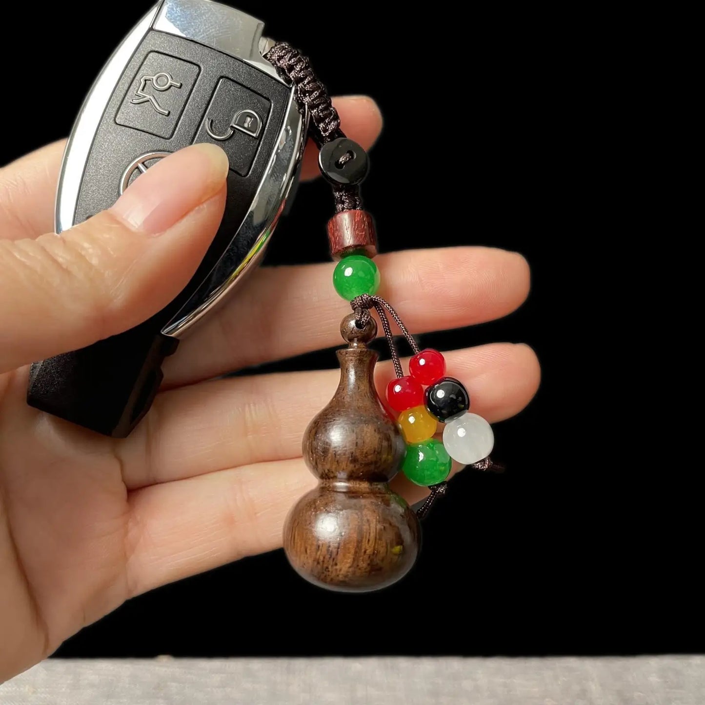 Red Sandalwood Luminous Keychain for Couples, Bag Pendant, Car Key Chain, Wooden Animals, Wood Wall Decor, Boys and Girls Decora