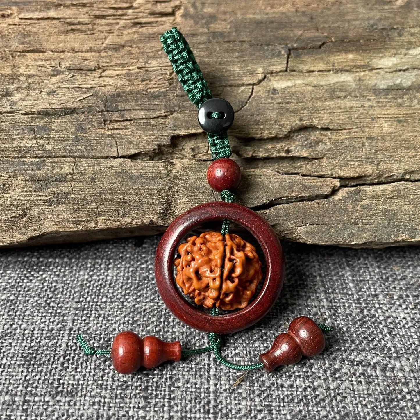 Red Sandalwood Luminous Keychain for Couples, Bag Pendant, Car Key Chain, Wooden Animals, Wood Wall Decor, Boys and Girls Decora