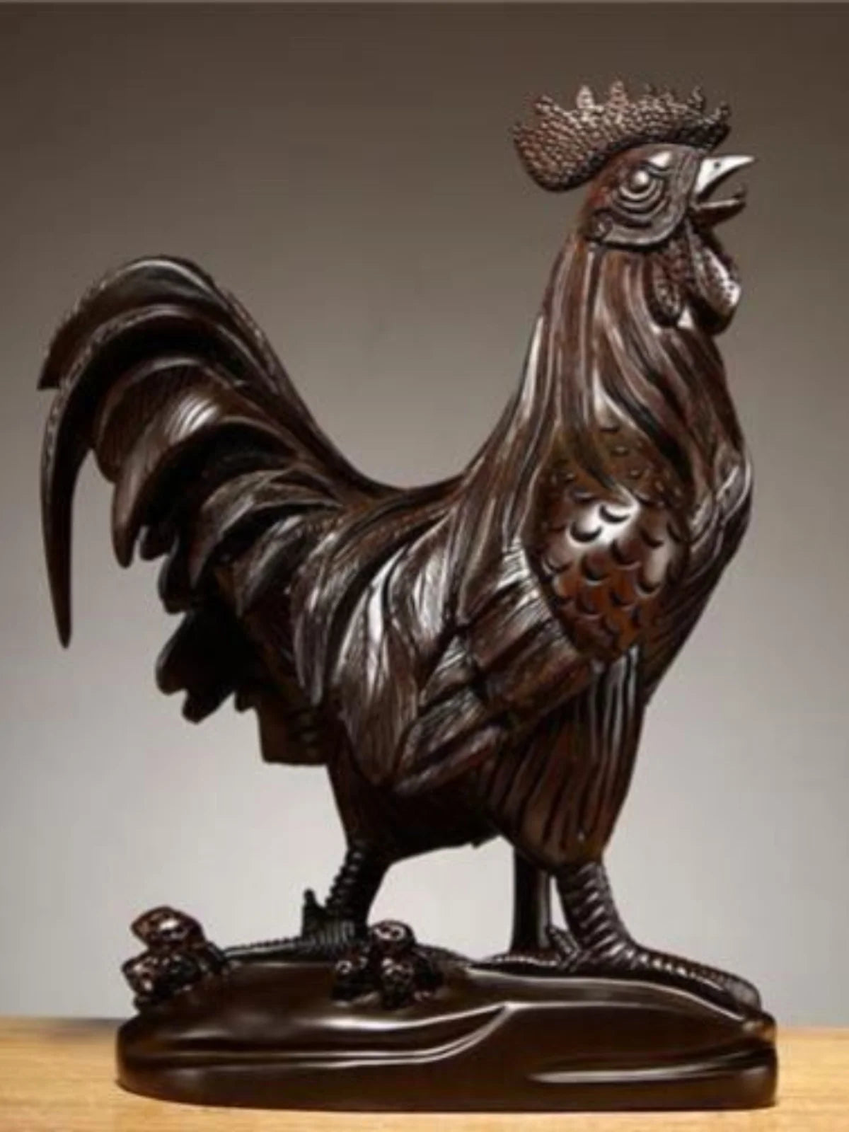 Red pear wood carved golden chicken ornament made of solid wood, twelve zodiac rooster handicraft, pure wood rooster decoration