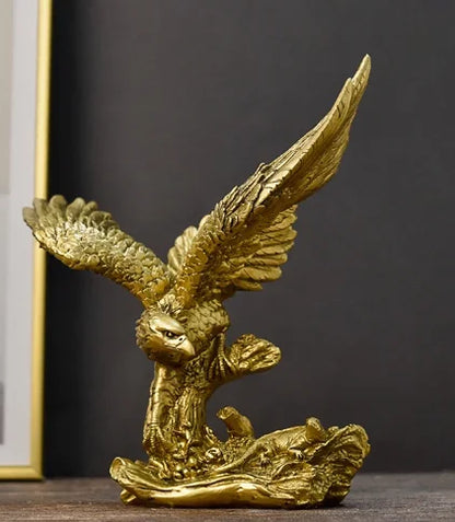 Resin Golden Eagle Statue Art Animal Model Collection Ornament Home Office Desktop Feng Shui Decoration Figurines