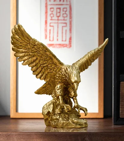 Resin Golden Eagle Statue Art Animal Model Collection Ornament Home Office Desktop Feng Shui Decoration Figurines
