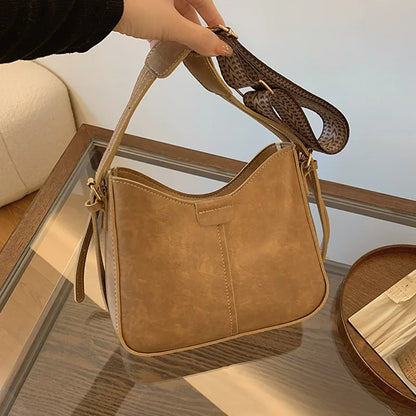 Retro Commuting Bags 2024 Women's Bag New Simple Bucket Bag Wide Shoulder Strap Crossbody Bag luxury bags designer