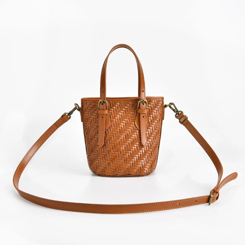 Retro autumn/winter new leather crossbody bag Women's head layer cowhide hand-woven shoulder handbag for women