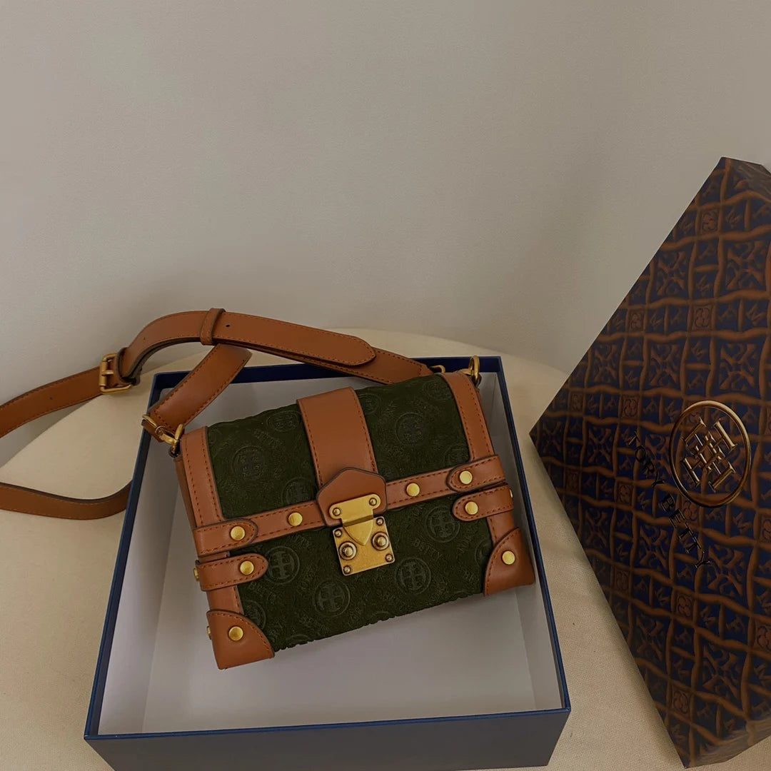 2024 New Fashion and Casual Versatile Contrast Color Box Chain Women's Bag