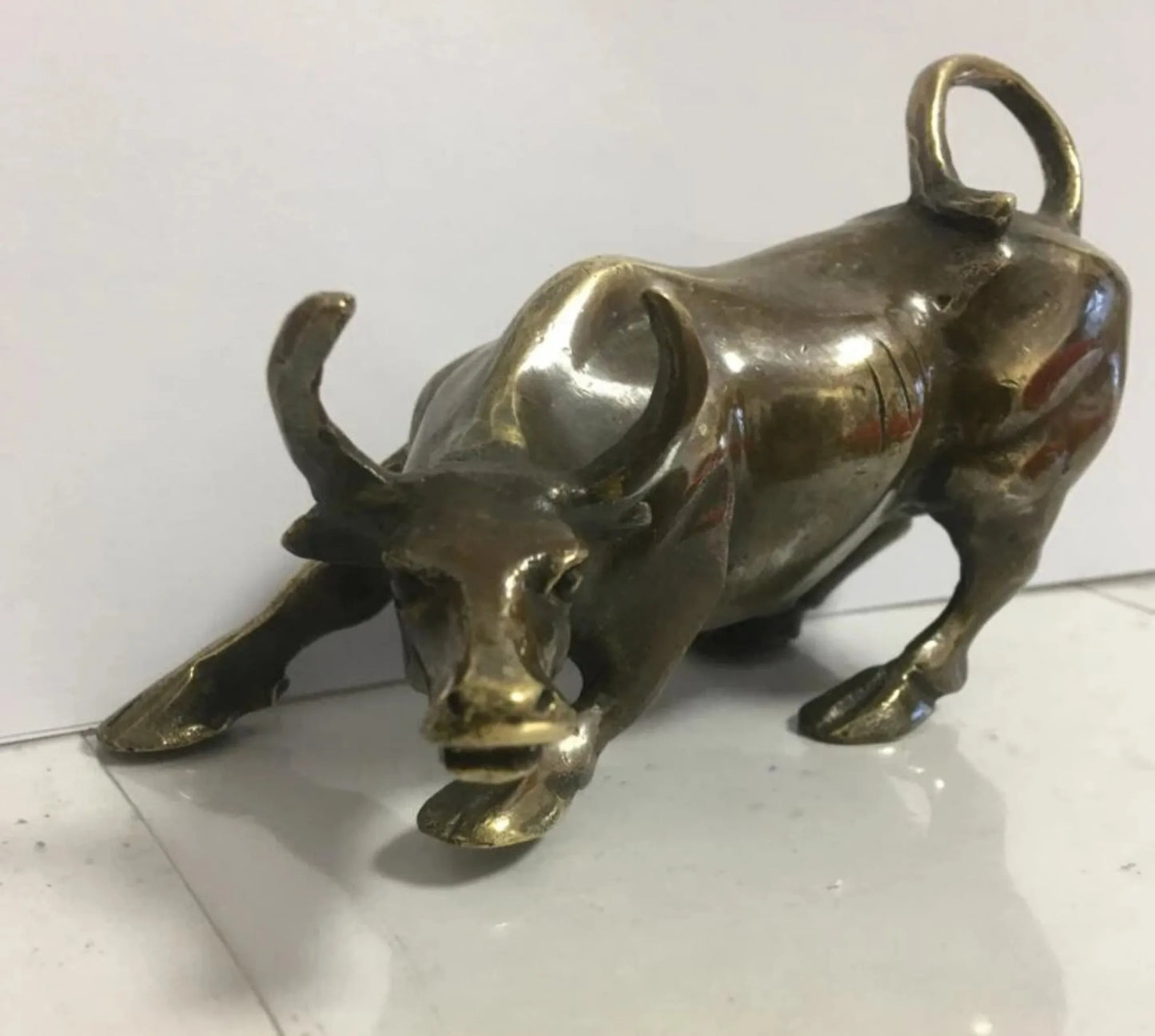 Beautiful And Mighty Wall Street Bull Bronze Statue Desk Furnishings, Exquisite Gifts 11.5cm