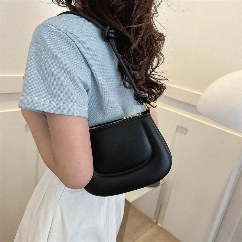 Saddle Bags 2024 New Fashion Women's Shoulder Bag Simple Armpit Bag Luxury Handbags Designer Bags  Purse  Hand Bag