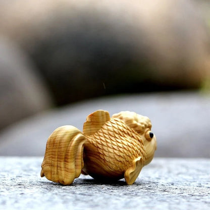 Small leaf boxwood carving goldfish handlebars, solid wood stationery, goldfish ornaments, feng shui handlebars, car pendants