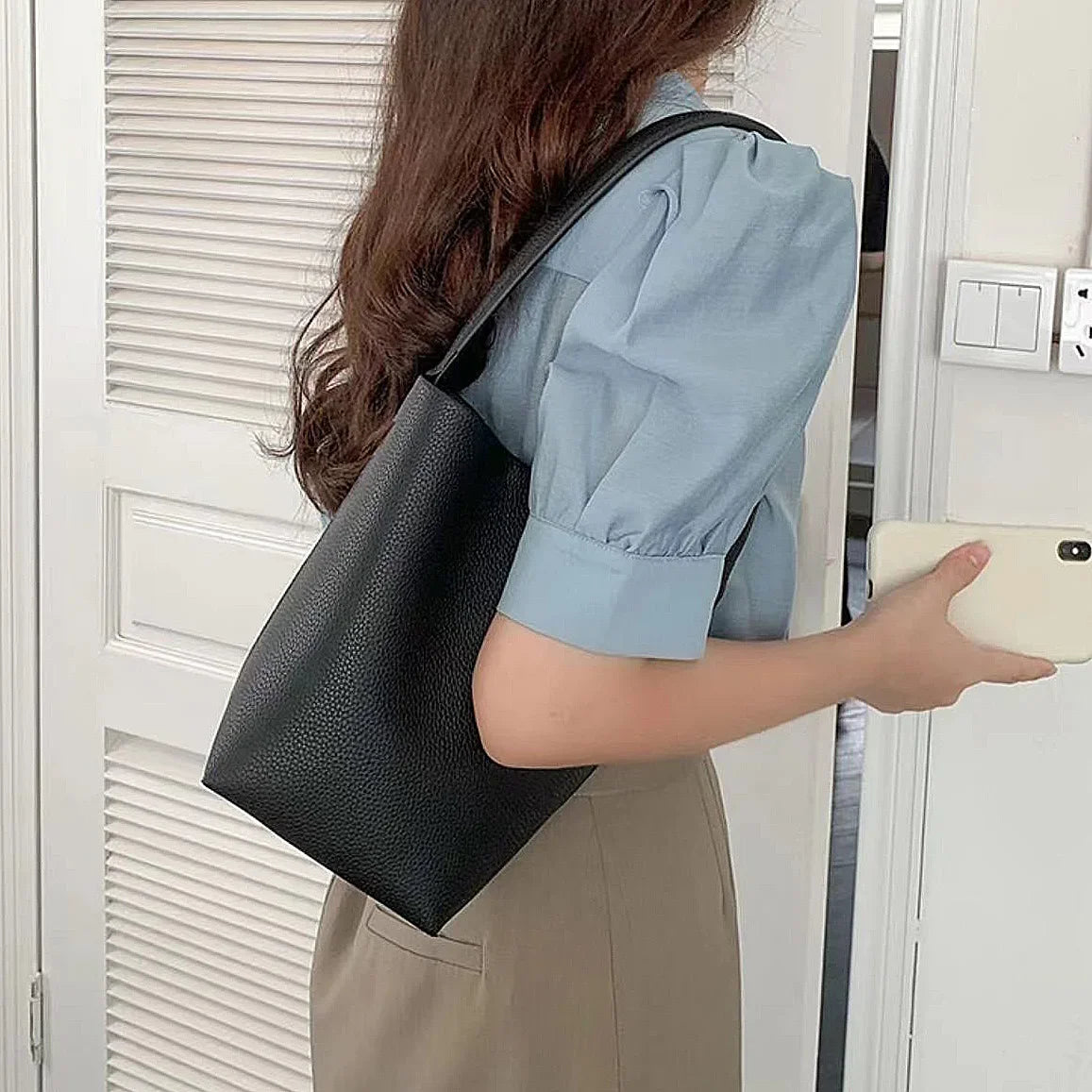 Shoulder Bags, Large Capacity Bag, Women's Niche Light Luxury High-end Bucket Bag, Fashionable Leather Tote Bag