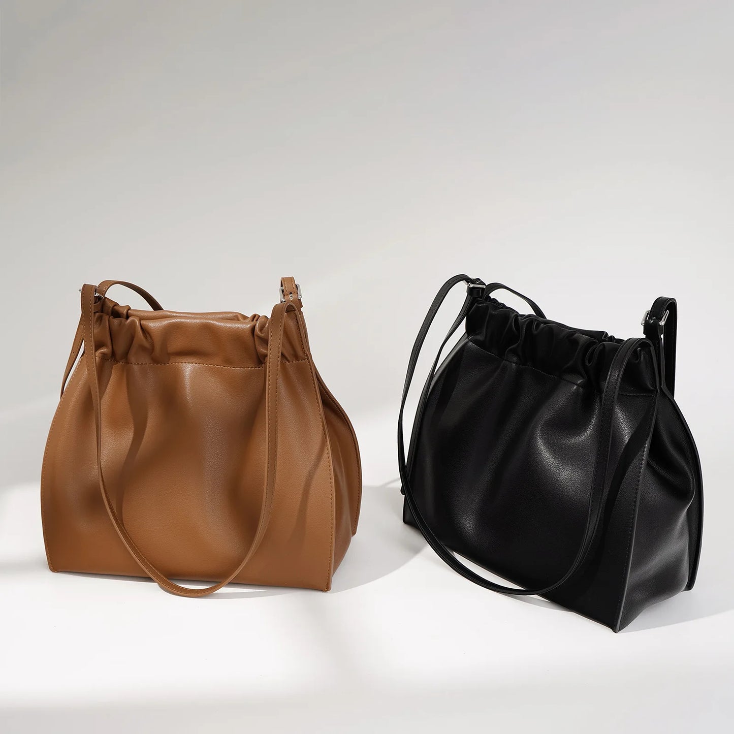 Simple Casual Fashion Underarm Shoulder Bag 2024 New Genuine Leather Soft Pleated Cloud Bag Large Capacity Bucket Bags Bolsos