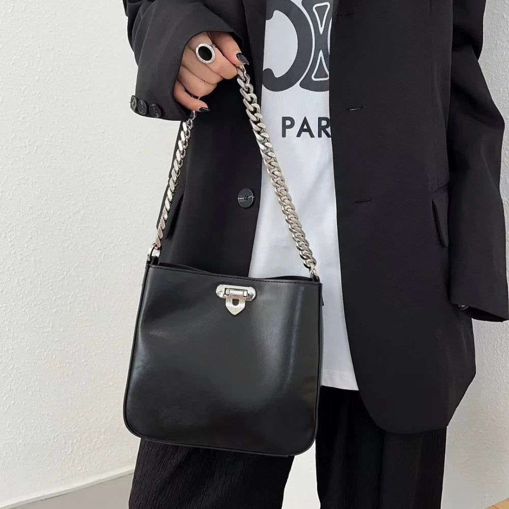 Small Design Large Capacity Bucket Bag for Women's New 2024 Fashion and Luxury Single Shoulder Underarm Versatile Crossbody Bag