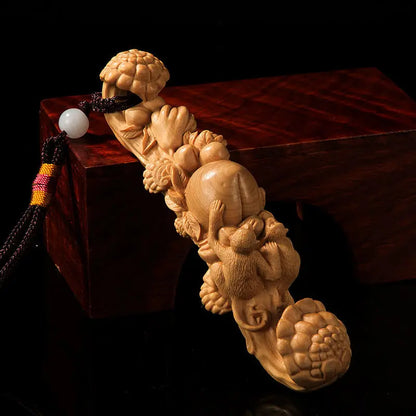 Small Leaf Boxwood Woodcarving Creative Car Pendants, Hand-carved Male Handicrafts, Ganoderma Lucidum Ruyi Statues Sculptures