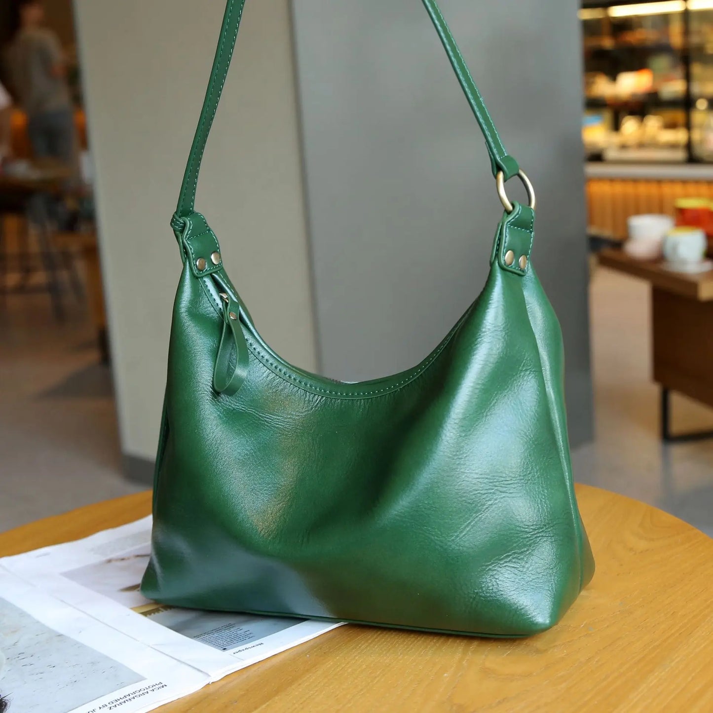 Small and versatile women's bag, single shoulder crossbody bag, minimalist women's bag, zippered shell bag