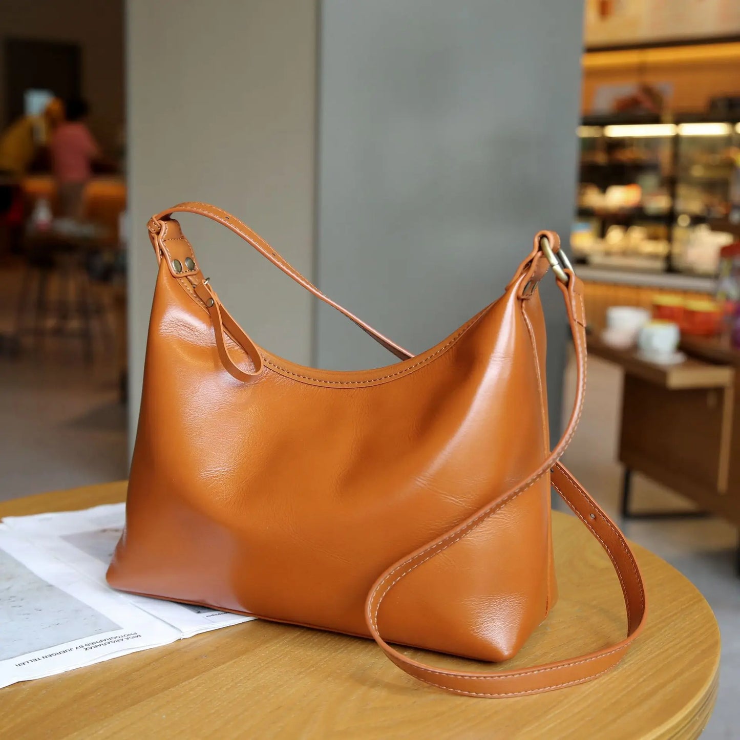 Small and versatile women's bag, single shoulder crossbody bag, minimalist women's bag, zippered shell bag