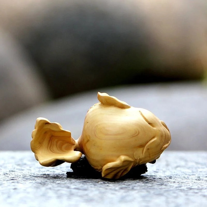 Small leaf boxwood carving goldfish handlebars, solid wood stationery, goldfish ornaments, feng shui handlebars, car pendants