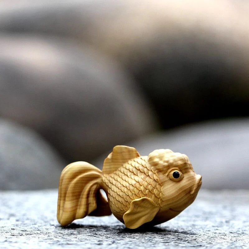 Small leaf boxwood carving goldfish handlebars, solid wood stationery, goldfish ornaments, feng shui handlebars, car pendants