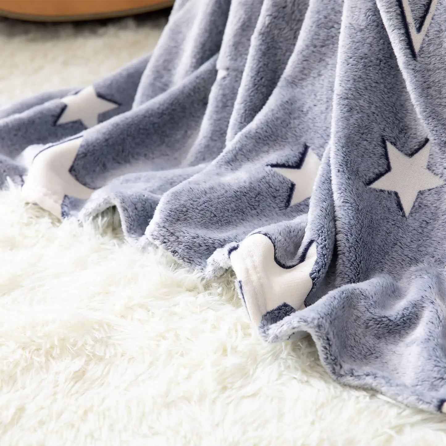 Soft Fleece Blanket Luminous Warm Flannel Blankets Glow In The Dark Stars Moon Print Sheet Sofa Bedspread Leisure Coverings Gift