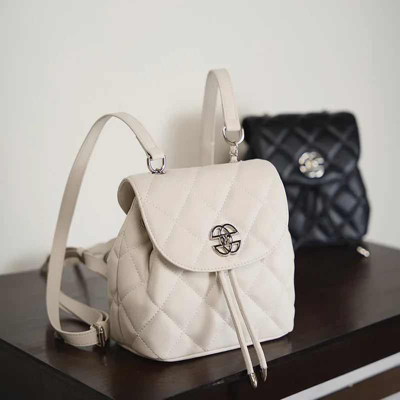 South Korean niche leather backpack for women's 2024 new fashionable backpack design with a large capacity bag
