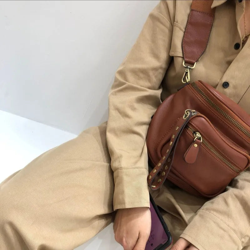 Street Punk Rivet Design Genuine Leather Chest Crossbody Bag Female High Quality Cowhide Shoulder Bags Women Bolsa Feminina